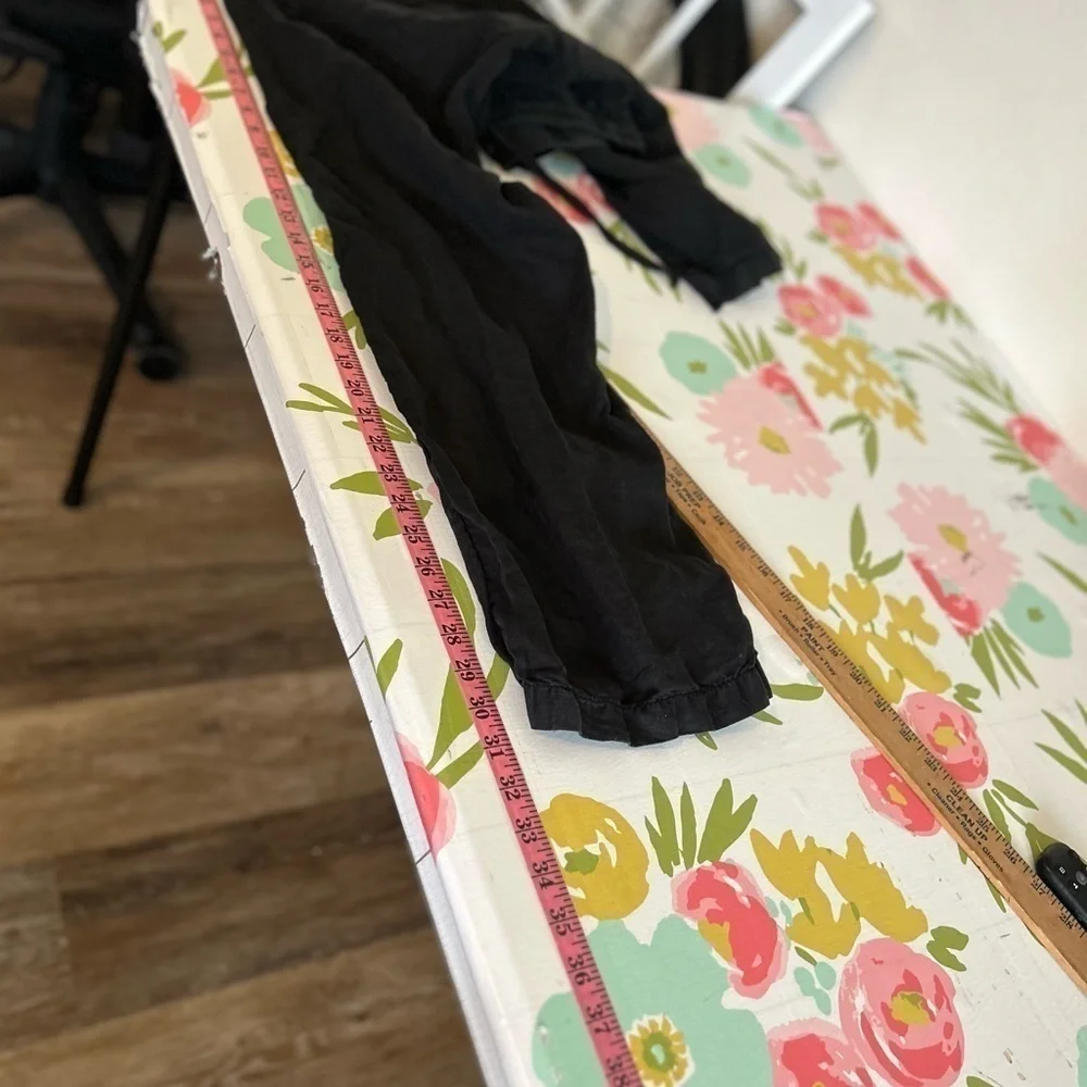 Caslon 100 % linen black pull on pants
